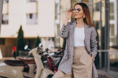 Busana Kerja Wanita: Tampil Stylish dan Nyaman di Kantor